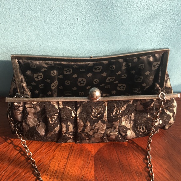 Black lace evening clutch - Picture 4 of 5